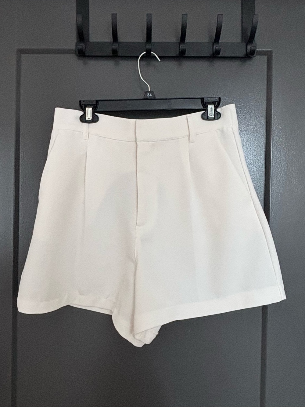 Abercrombie Cream High Rise Tailored Pleated Shorts Pockets